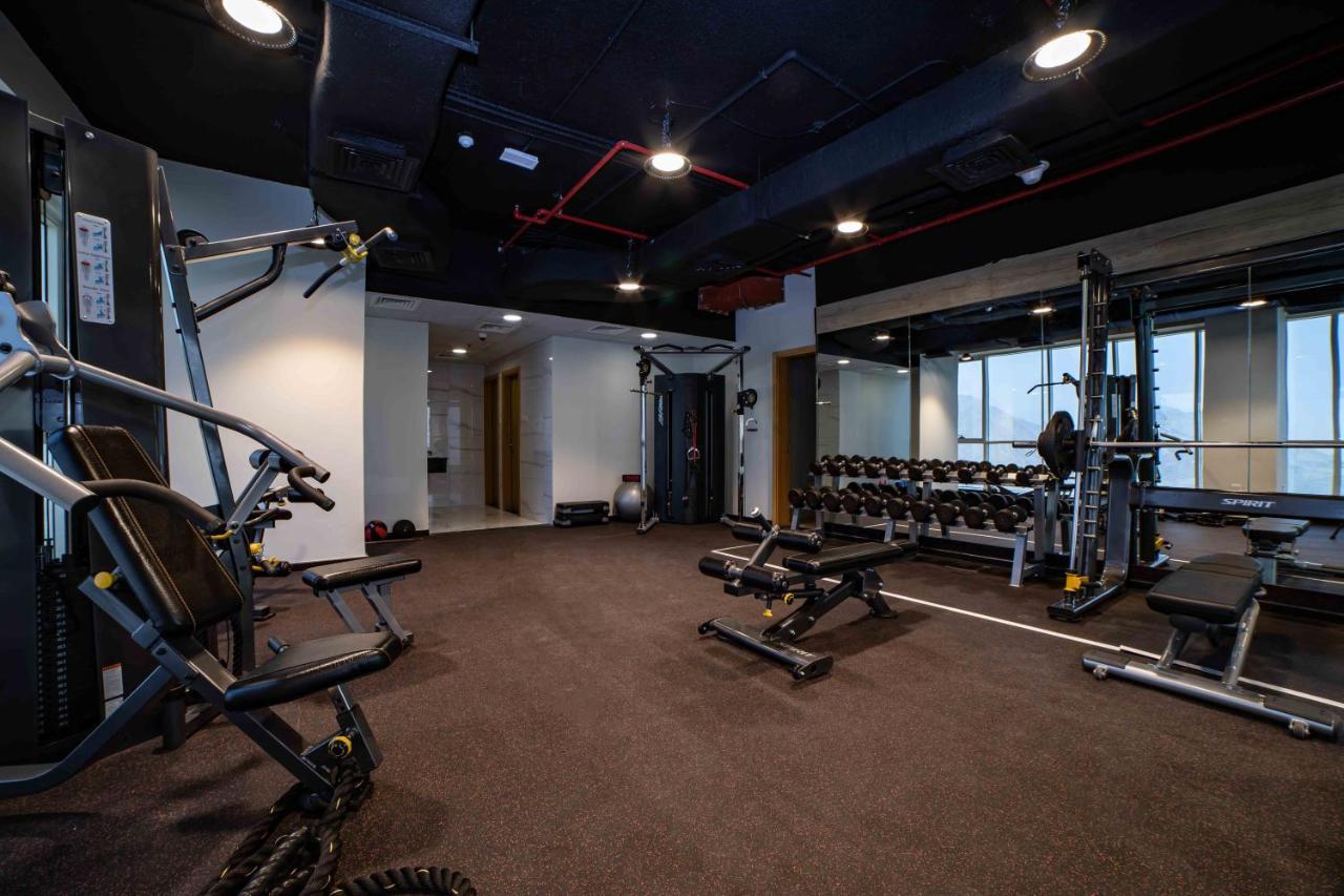 Platinum Coast Hotel Apartments Fujaira Esterno foto The gym at the 100000 sq ft (9,300 sq m) headquarters of the company in Hyderabad, India