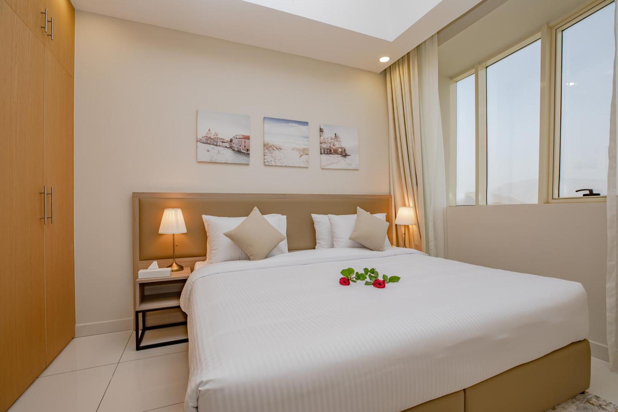Platinum Coast Hotel Apartments Fujaira Camera foto A bedroom in a hotel